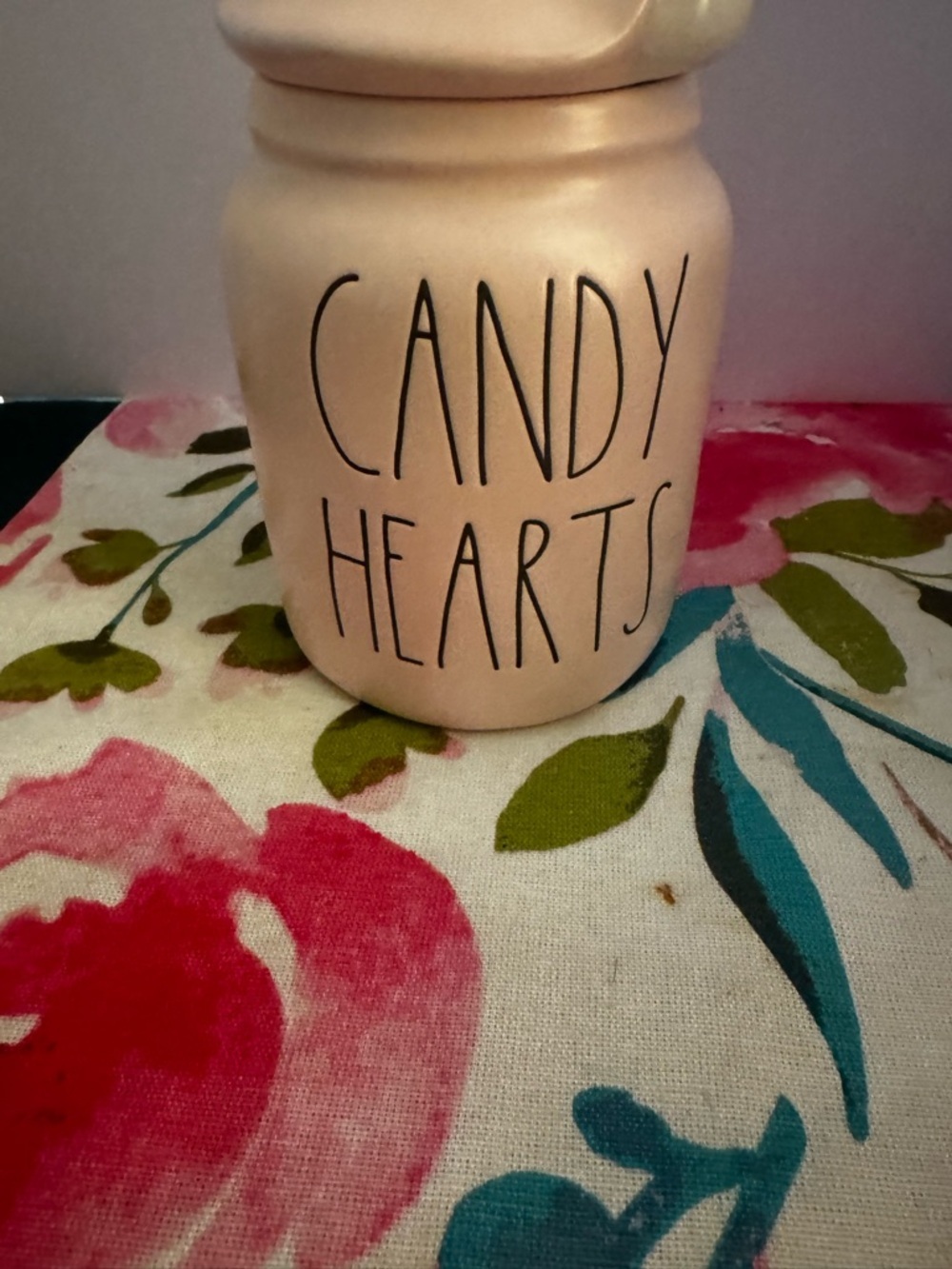 Rae Dunn CANDY HEARTS Gnome Topper Valentines Day Canister / Artisan Collection - Picture 2 of 13